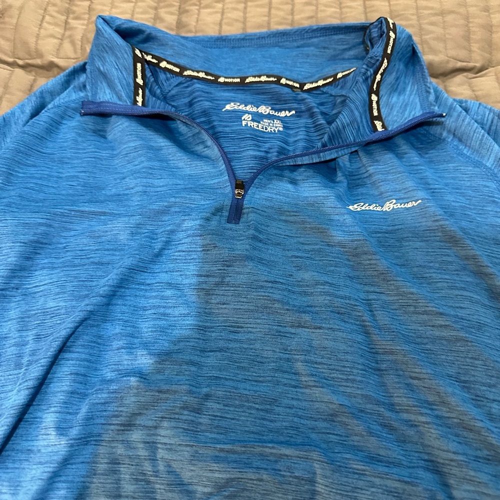 1/4 zip Eddie Baur. Long sleeve dry fit
